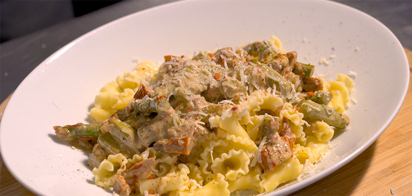 Pasta mit Spargel und Zitronensauce