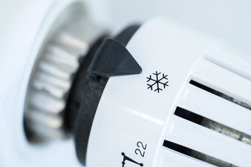 Heizungsthermostat - nach dem Winter sollte die Heizung nicht zu früh komplett abgeschaltet werden.