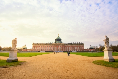Blick auf das Neue Palais im Park Sanssouci