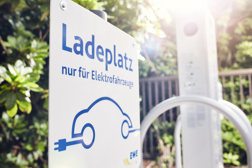 Ladeplatz für Elektrofahrzeuge von EWE